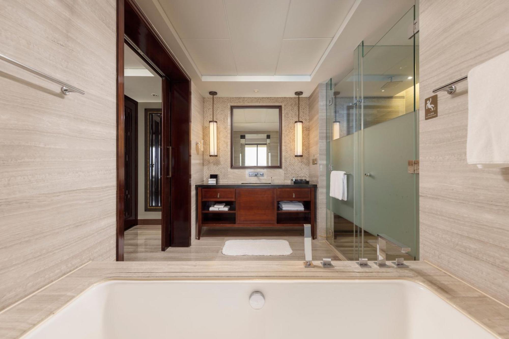 Sheraton Shenzhou Peninsula Resort Ваньнин Экстерьер фото